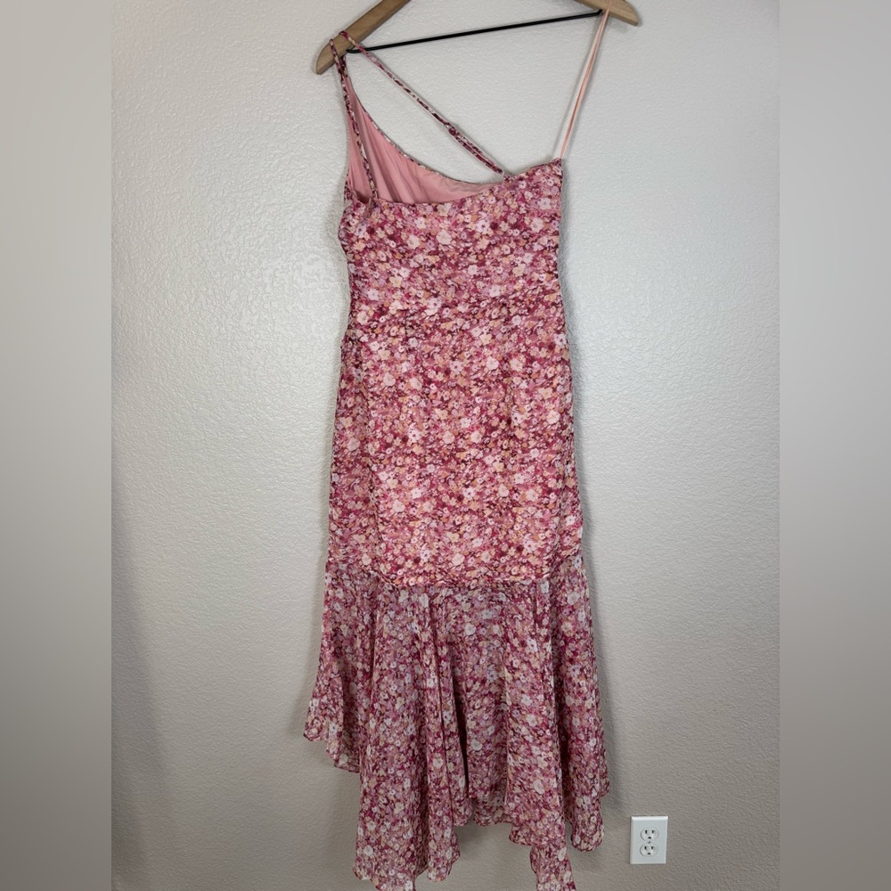 Astr One-Shoulder Pink Floral Midi Dress - Picture 11 of 16